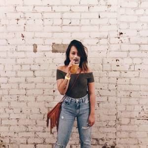 Meet your Posher, Alyson